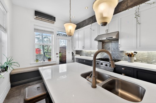 Kitchen - 162 Av. Hillside, Westmount, QC - Indoor Photo Showing Kitchen With Double Sink With Upgraded Kitchen