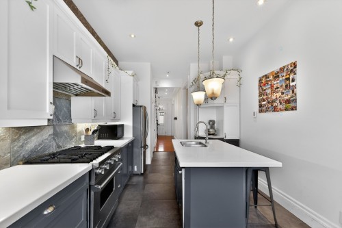 Kitchen - 162 Av. Hillside, Westmount, QC - Indoor Photo Showing Kitchen With Double Sink With Upgraded Kitchen