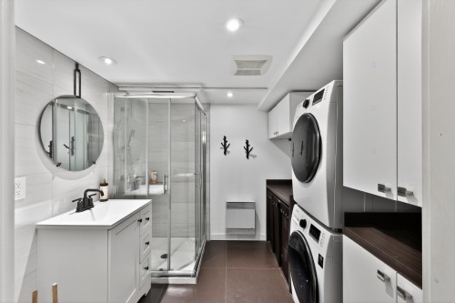 Bathroom - 162 Av. Hillside, Westmount, QC - Indoor Photo Showing Laundry Room