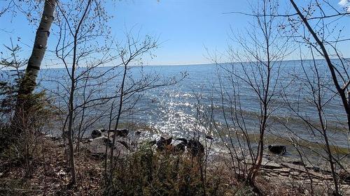 100 Little Deer Dr, Little Deer, MB 