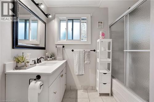 36 Hilltop Drive, Cambridge, ON - Indoor Photo Showing Bathroom