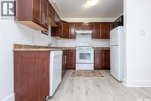 307 512 4Th Avenue N, Saskatoon, SK - Indoor Photo Showing Kitchen