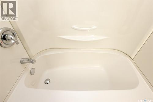 307 512 4Th Avenue N, Saskatoon, SK - Indoor Photo Showing Bathroom