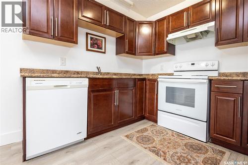 307 512 4Th Avenue N, Saskatoon, SK - Indoor Photo Showing Kitchen