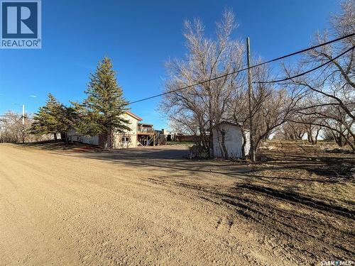 117 2Nd Street W, Frontier, SK - Outdoor