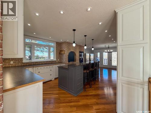 117 2Nd Street W, Frontier, SK - Indoor