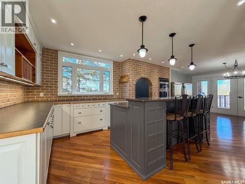 117 2Nd Street W, Frontier, SK - Indoor Photo Showing Kitchen