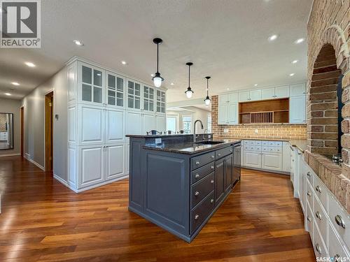 117 2Nd Street W, Frontier, SK - Indoor Photo Showing Kitchen With Upgraded Kitchen