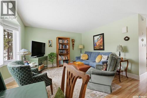 330 Stechishin Way, Saskatoon, SK - Indoor Photo Showing Living Room