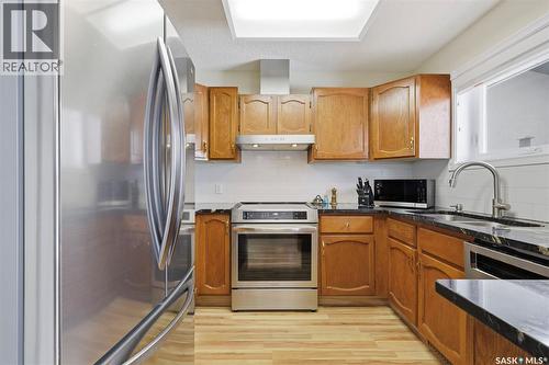 330 Stechishin Way, Saskatoon, SK - Indoor Photo Showing Kitchen With Stainless Steel Kitchen