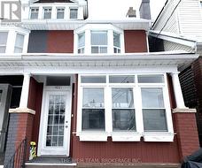 911 WOODBINE AVENUE Toronto, ON M4C 4B6