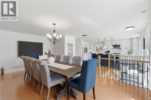 29 Melissa Crescent, Hamilton, ON - Indoor Photo Showing Dining Room