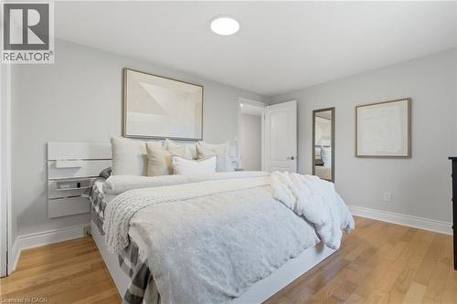 29 Melissa Crescent, Hamilton, ON - Indoor Photo Showing Bedroom