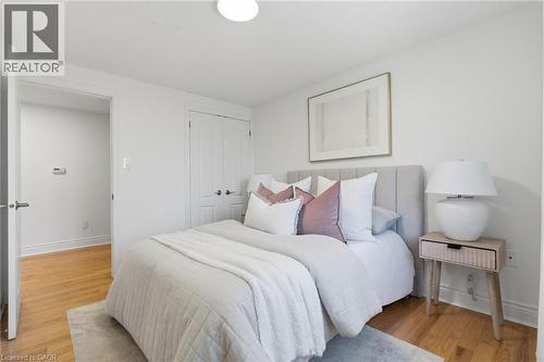 29 Melissa Crescent, Hamilton, ON - Indoor Photo Showing Bedroom