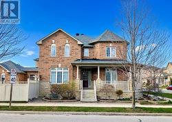 76 SHADY OAKS AVENUE Markham, ON L6B 0J6