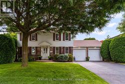 20 ALDERWAY AVENUE  Brampton, ON L6Y 2B7