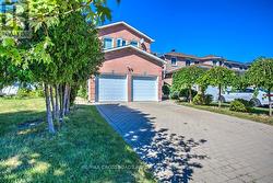 66 BAYHAMPTON CRESCENT Vaughan, ON L4J 7G9