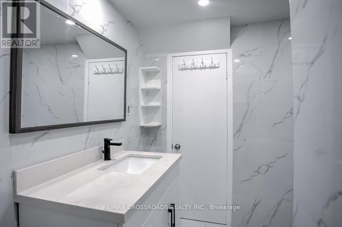 66 Bayhampton Crescent, Vaughan, ON - Indoor Photo Showing Bathroom