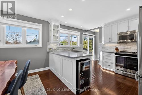 754 Cork Street, Ottawa, ON - Indoor Photo Showing Kitchen With Upgraded Kitchen