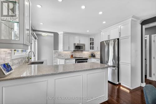 754 Cork Street, Ottawa, ON - Indoor Photo Showing Kitchen With Upgraded Kitchen