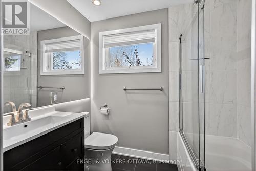 754 Cork Street, Ottawa, ON - Indoor Photo Showing Bathroom