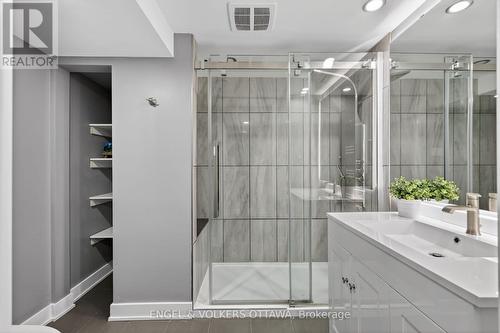 754 Cork Street, Ottawa, ON - Indoor Photo Showing Bathroom