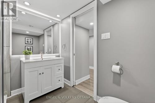 754 Cork Street, Ottawa, ON - Indoor Photo Showing Bathroom