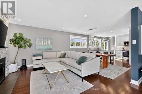 754 Cork Street, Ottawa, ON - Indoor Photo Showing Living Room With Fireplace
