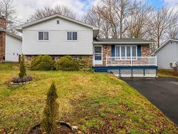 162 Sunnyvale Crescent  Lower Sackville, NS B4E 2S5