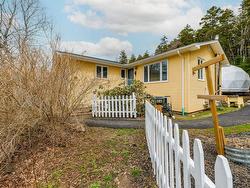 163 Lakeland Street  Beaver Bank, NS B4G 1A6
