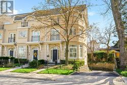 153 DUNN STREET Oakville, ON L6J 3E4