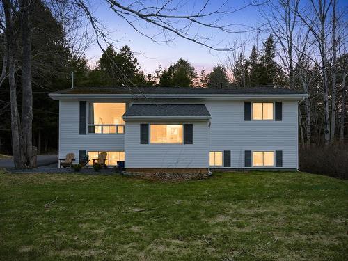 114 Charleswood Drive  Windsor Junction, NS B2T 1G3