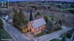 10 MILL STREET  Amaranth, ON L9W 3Z3