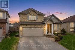 84 TRUAX CRESCENT  Essa, ON L3W 0C1