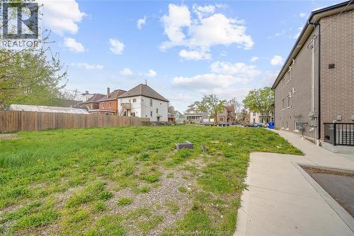 484-488 Janette, Windsor, ON 