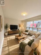 1 - 265 AUGUSTA AVENUE  Toronto, ON M5T 2M1