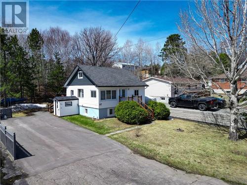 87 Manor Road  Sudbury, ON P3B 3K9