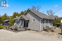 3 BR, 1 Bath cottage - 
