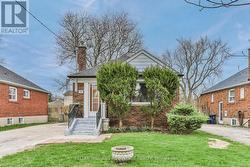 27 INNISMORE CRESCENT  Toronto, ON M1R 1C8