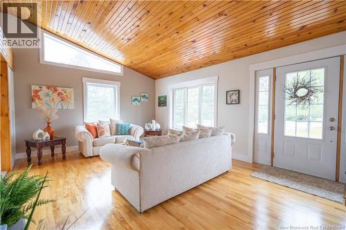8 Dane Row, Willow Grove, NB - Indoor Photo Showing Living Room