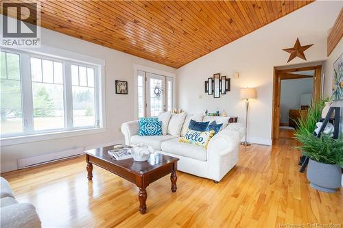 8 Dane Row, Willow Grove, NB - Indoor Photo Showing Living Room