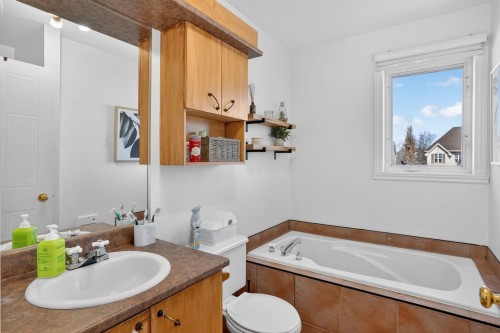 Salle de bains - 1408 Av. Du Parc, Saint-Jérôme, QC - Indoor Photo Showing Bathroom