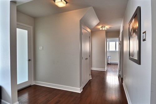 Mud Room - 564 Rue Le Royer, Saint-Lambert, QC - Indoor Photo Showing Other Room