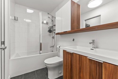 Salle de bains - 558 Rue Nicolet, Montréal (Mercier/Hochelaga-Maisonneuve), QC - Indoor Photo Showing Bathroom