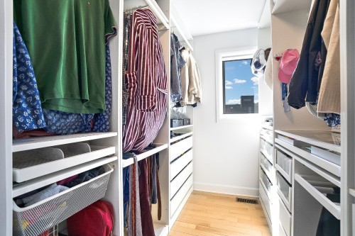 Penderie (Walk-in) - 24 Av. Des Chênes, Candiac, QC - Indoor With Storage