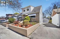 15 BERTHA AVENUE Toronto, ON M1L 3L8