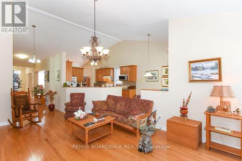1861 Mickelberry Crescent, Ottawa, ON 