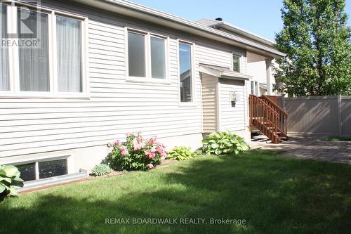 1861 Mickelberry Crescent, Ottawa, ON 