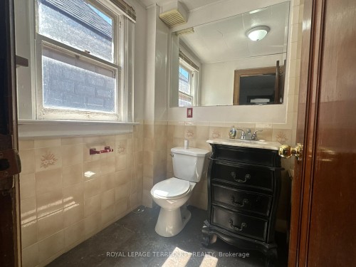 80 Eldon Avenue, Toronto, ON - Indoor Photo Showing Bathroom