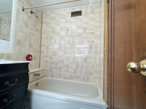 80 Eldon Avenue, Toronto, ON - Indoor Photo Showing Bathroom